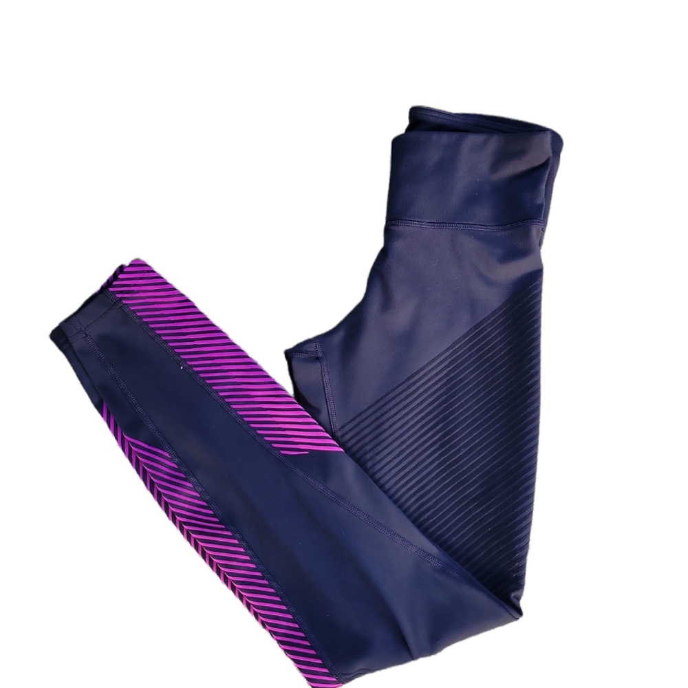 ๐ 5 for $25 - Gap Sculpt compression leggings - Picture 2 of 4